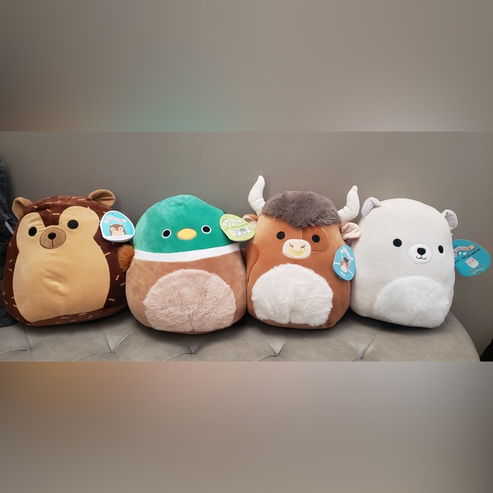 Squishmallow Avery